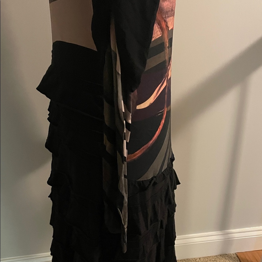 Chic Black and Red Patterned Midi Dress - Picture 7 of 16